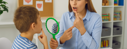 Якою має бути послідовність роботи над вимовою звуків?